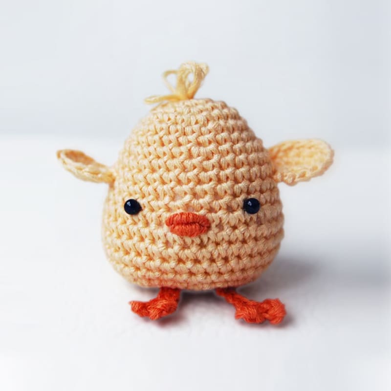 Amigurumi chick with spread wings