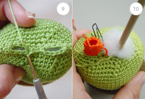 Crocheting owl's legs