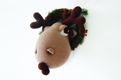 Crochet moose head wall mount